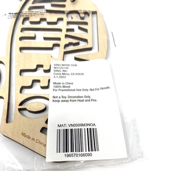 Vans Wooden Logo Decoration VN0009M3NOA - Picture 3 of 5